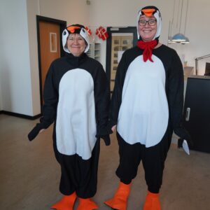 2 stk. pingviner - Rektor Anette Holst og leder af folkeskolen Malene Knudsen